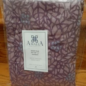 Amalia Tamara 320 TC Jacquard Plum Standard Shams Plum